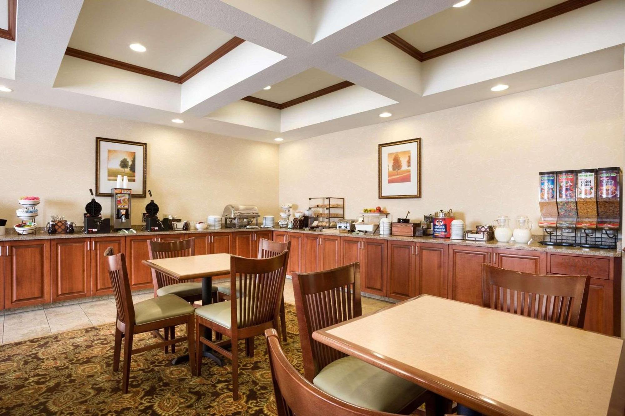 Country Inn & Suites By Radisson, Washington At Meadowlands, Pa Eksteriør bilde