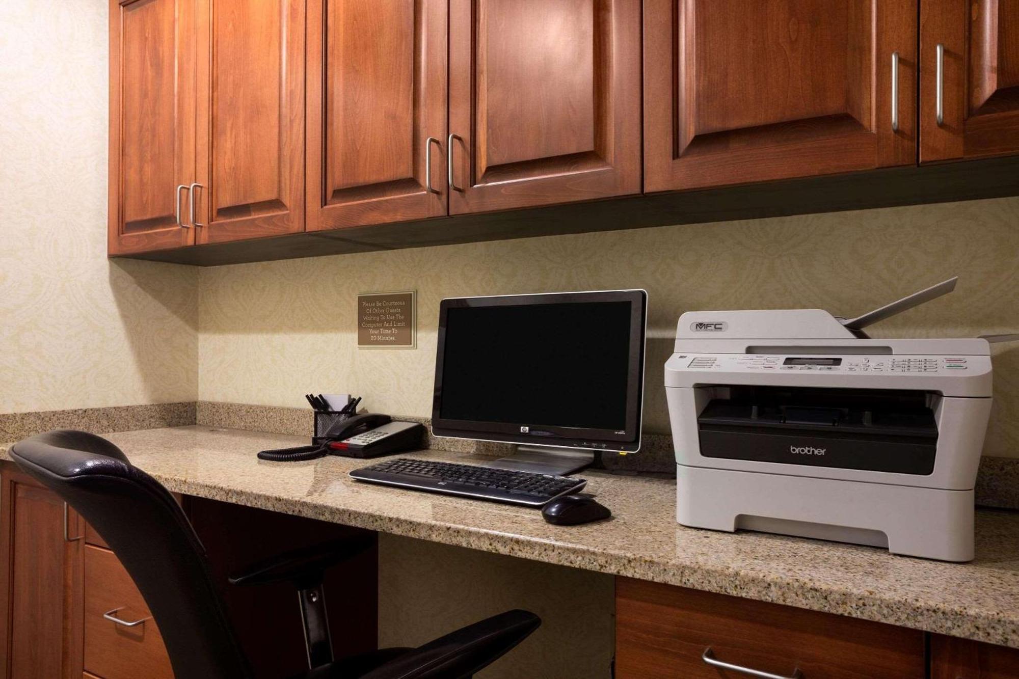 Country Inn & Suites By Radisson, Washington At Meadowlands, Pa Eksteriør bilde